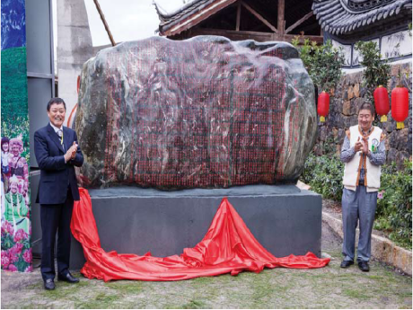 “红石榴”帮扶行动进行中