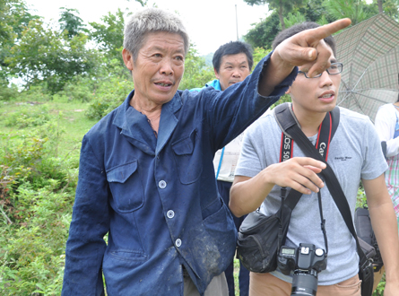 “好屯长”蓝昌德：带领群众苦干8年 敢叫天险变通途