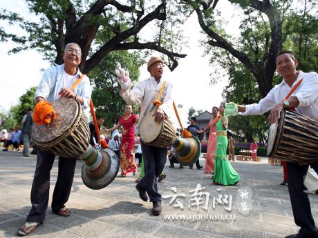 那柯里村：团结一心 共建美好家乡