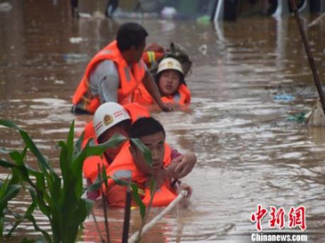 南方强降雨致700余万人受灾 大范围高温天气持续