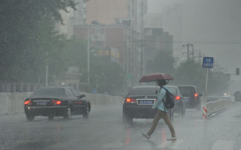 【图解】暴雨天气必备!安全出行指南请收好